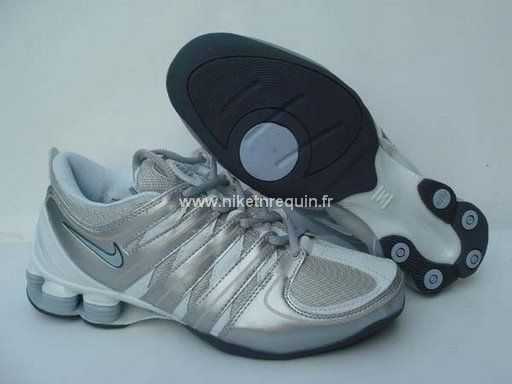 Argentee Baskets Nike Shox R5